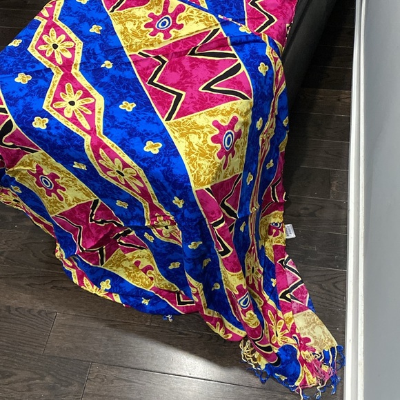 Aztec style wrap for everyday wear or over a bathing suit! - Picture 3 of 4